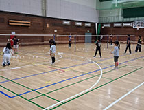 小学生バドミントンの写真