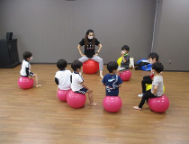 幼児バランスボールの写真